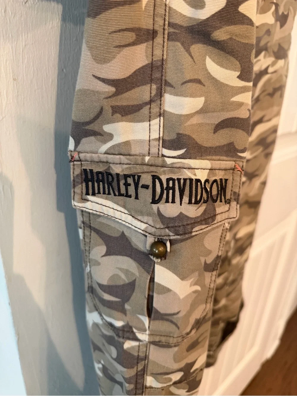 Harley-Davidson Tan Gray Green Camo Cargo Capri Pants Size 2